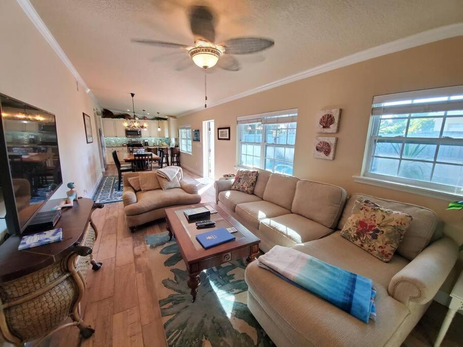 קוקו ביץ' Bahamian Cottage - Heated Pool Walk To The Beach מראה חיצוני תמונה