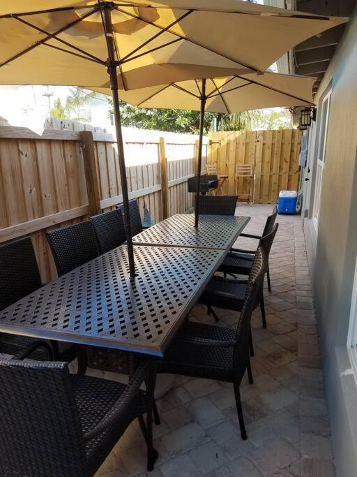 קוקו ביץ' Bahamian Cottage - Heated Pool Walk To The Beach מראה חיצוני תמונה